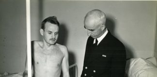 Sốc: thí nghiệm phi đạo đức cấy ghép tinh hoàn trên tù nhân