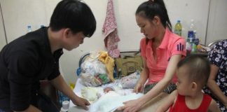 Sinh ra trên máy bay, khai nơi sinh là nơi nào? 