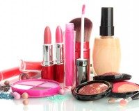 Phát hiện 6 loại vi khuẩn nguy hiểm trong mỹ phẩm