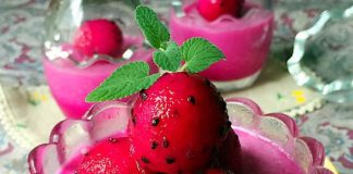 Tráng miệng với pudding thanh long nhìn là mê