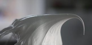 banh-num-dua-thom-ngon-gion-rum 1