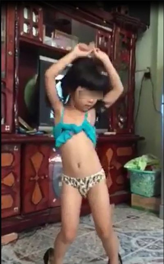 bé gái nhảy sexy