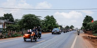 Tự tay làm thiệp cún biết lè lưỡi, vẫy tai ngộ nghĩnh