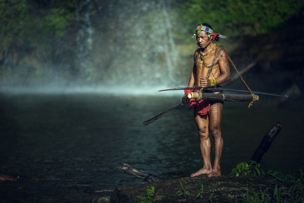Khám phá bộ lạc sống biệt lập hoàn toàn với cuộc sống hiện đại