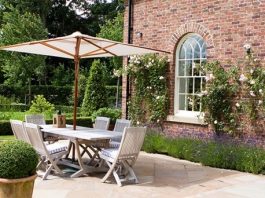 Những cách bày trí bàn ghế cho sân vườn ngoài trời thêm đẹp