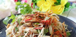 Thử ngay món nộm bò khô đu đủ khiến bạn 'xiêu lòng'