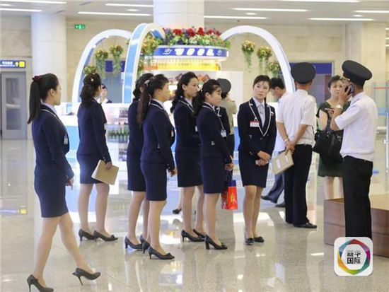 Ngắm dàn nữ nhân viên đẹp hút hồn tại sân bay quốc tế Triều Tiên