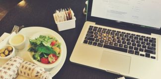 Những thói quen tưởng vô hại lại khiến laptop nhanh hỏng nhất