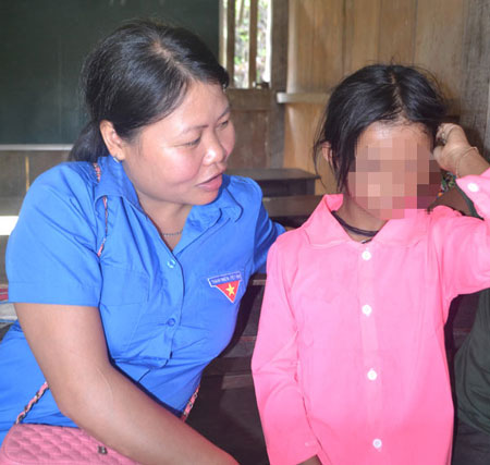 Kỳ lạ bé gái có hai bộ phận sinh dục ở Hà Giang