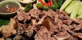 Món thịt chó mắm tôm dân dã rất được lòng người Việt nhưng nên tránh ăn món này đầu xuân