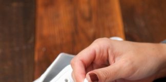 Tự tay thiết kế họa tiết cho giày vải