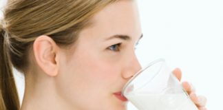 5-benh-tuyet-doi-khong-nen-uong-sua-vao-bua-sang-2