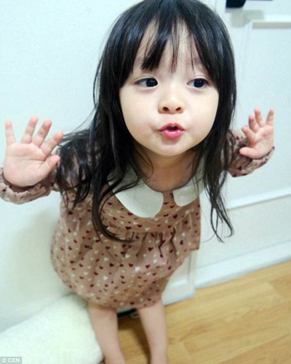 Cô bé 3 tuổi trở thành hiện tượng Instagram châu Á vì quá đỗi đáng yêu - Ảnh 3