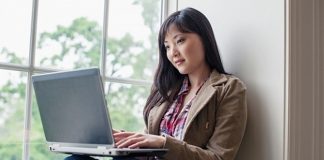 Nhân viên làm việc theo KPI có nên đi làm đúng giờ?