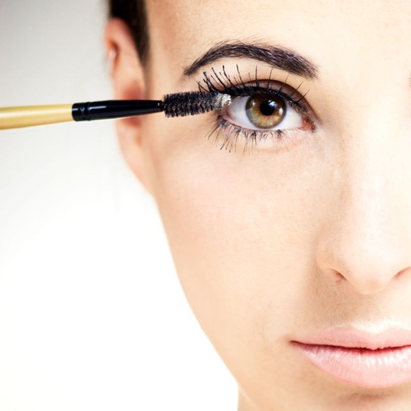 5 lỗi cần tránh khi dùng mascara