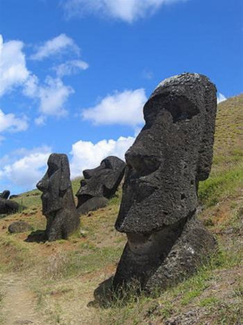 Moai Ranoraraku