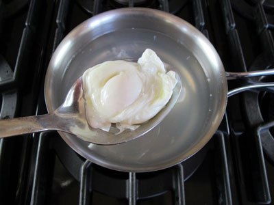 Cách làm trứng chần đúng kiểu cực nhanh và đơn giản - 6
