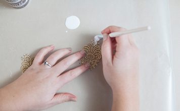 cach_lam_khuyen_tai_ren_don_gian_ma_diue_da_cho_ban_gai