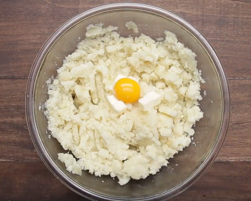 Cách làm khoai tây bọc tôm chiên xù ngon chảy nước miếng 4