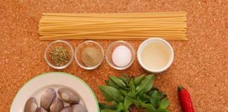 Mỳ ý sốt ngao đổi gió cho cuối tuần mát mẻ-1