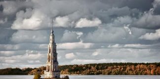 7 nhà thờ 'bị ngâm' nổi tiếng nhất thế giới - 1