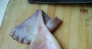 Hướng dẫn làm món mực nướng xiên - 1