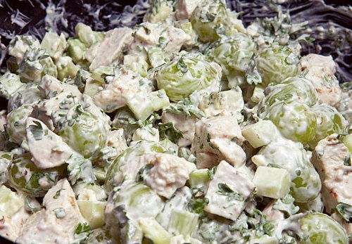 Cách làm salad nho thịt gà chống ngán cho bữa cơm Tết - 11