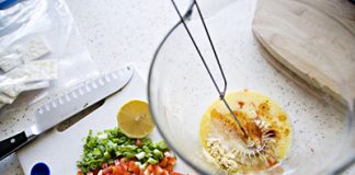 Cách làm thịt cua viên chiên ăn được 3 kiểu - 1