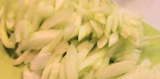 Canh dọc mùng nấu tôm ngọt mát đưa cơm ngày mưa gió-1