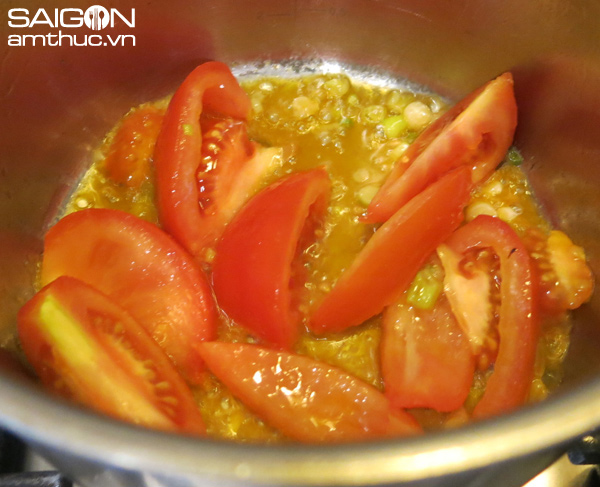 Ngày bận rộn nấu canh cà chua với trứng đơn giản, ngon cơm - 2