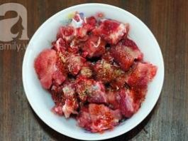 Sườn-kho-nước-dừa-đậm-đà-đưa-cơm-ngon-ai-cũng-thèm-1