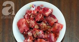 Sườn-kho-nước-dừa-đậm-đà-đưa-cơm-ngon-ai-cũng-thèm-1