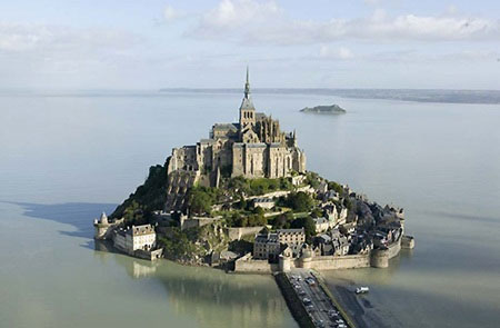 Những tòa lâu đài 'hút' khách nhất thế giới - 2