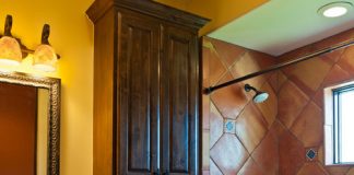 Phòng tắm sạch 'kỳ diệu' nhờ chanh tươi - 1