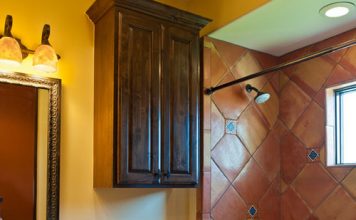 Phòng tắm sạch 'kỳ diệu' nhờ chanh tươi - 1