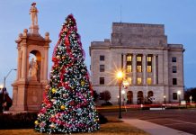 Ngắm những cây thông Noel hoành tráng nhất thế giới