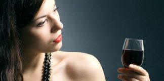 6 thói quen ăn uống khiến da lão hóa