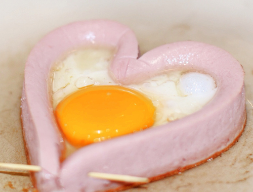 Cách làm trái tim trứng cho bữa sáng ngày Valentine - 5