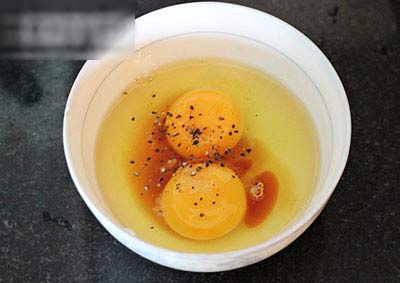 Hướng dẫn làm món trứng rán cuộn đậu cô ve - 4