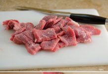 Canh rong biển thịt bò ngọt ngon cho bữa cơm đầu tuần canh-rong-biển-thịt-bò-ngọt-ngon-cho-bữa-cơm-đầu-tuần-1