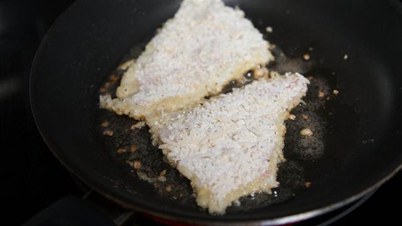 Cách làm món cá chiên xù ngon, giòn rụm cho bữa cơm - 5