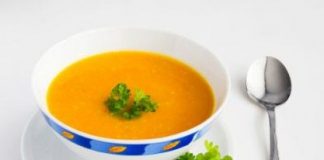 Cách nấu súp bí đỏ cà rốt cho bữa tiệc Giáng Sinh