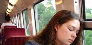 Bí quyết đánh tan cơn say xe dịp Tết - 1