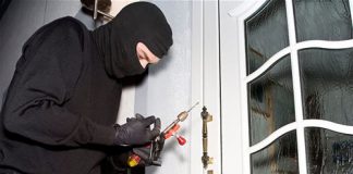 Cách phòng chống trộm và bảo vệ bản thân khi trộm vào nhà - 1