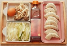 Cơm trộn với tôm chiên giòn kỳ công mà hấp dẫn 1