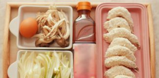 Cơm trộn với tôm chiên giòn kỳ công mà hấp dẫn 1