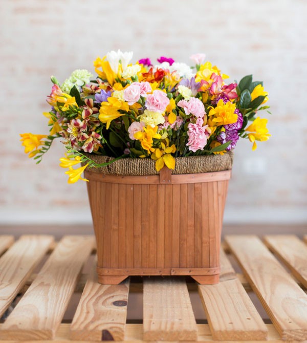 Học cách cắm hoa để bàn đơn giản cho cuối tuần xum vầy6