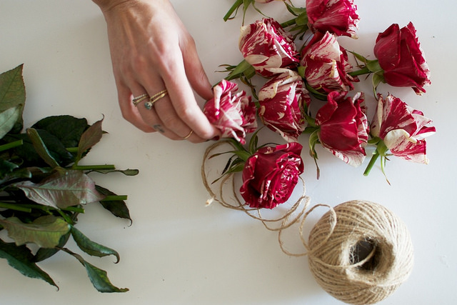 How to make a rose garland