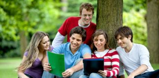 4. Sống trong một môi trường đa văn hóa