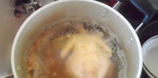 Cách luộc gà với mỡ hành 